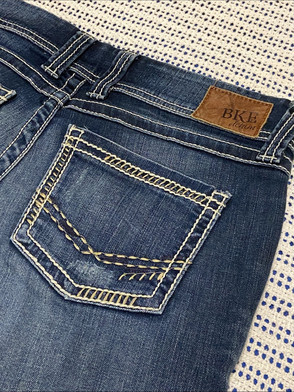 Buckle BKE Sabrina Bootcut Jeans Mid Rise Whiskering Cowgirl Size 31 R x 32”